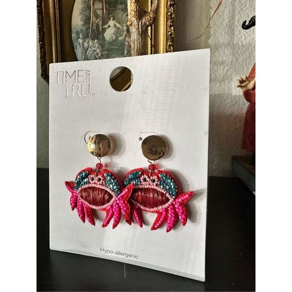 Time and tru beaded crab earrings NWT PINK - Picture 3 of 4